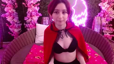 Velvet c4k3 online show from November 11, 2025, 1:44 pm