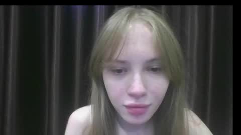 velvet_daydream_ online show from April 19, 2026, 2:49 pm