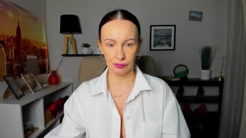 Jasmine online show from December 22, 2025, 6:32 am