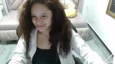 velvet_moon_v online show from November 20, 2025, 1:22 pm