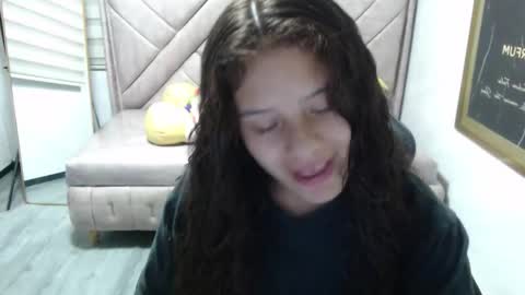 velvet_moon_v online show from December 15, 2025, 1:26 pm