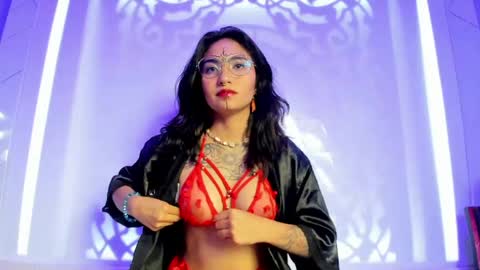 velvet  mystic online show from May 10, 2026, 1:44 am