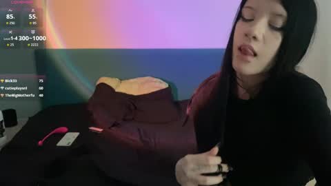 velvet_rose12 online show from April 5, 2026, 7:27 am