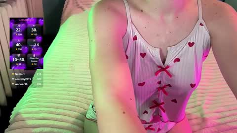 Violet online show from March 2, 2025, 4:53 pm