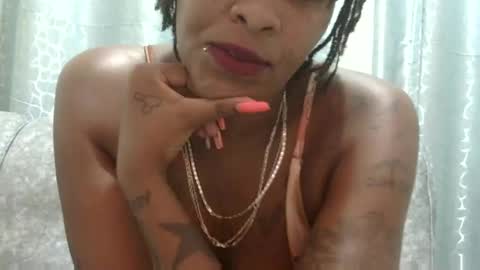 velvet online show from February 19, 2025, 4:55 pm