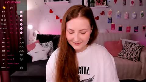 Snapshot of velvetcherry_ chatting on May 6, 2026, 8:52 am Mia online show from May 6, 2026, 8:52 am
