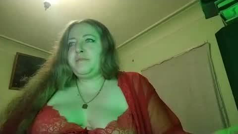 Snapshot of velvetdream884 chatting on May 16, 2026, 8:07 pm Elif online show from May 16, 2026, 8:07 pm