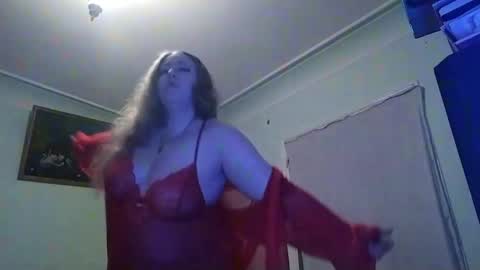 Snapshot of velvetdream884 chatting on May 16, 2026, 8:18 pm Elif online show from May 16, 2026, 8:18 pm