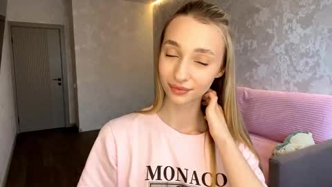 Nika online show from November 18, 2025, 7:46 am