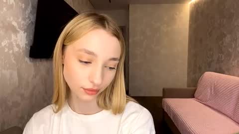 Nika online show from November 19, 2025, 7:08 am