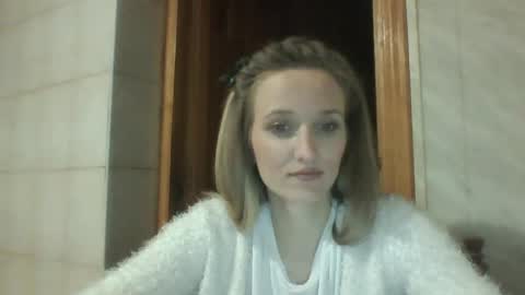 Snapshot of velvetintuition chatting on May 7, 2026, 12:49 am velvetintuition online show from May 7, 2026, 12:49 am