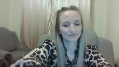 Snapshot of velvetintuition chatting on May 20, 2026, 7:31 pm velvetintuition online show from May 20, 2026, 7:31 pm