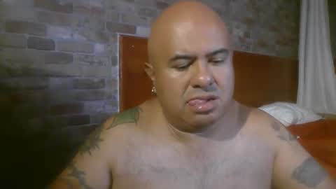 Snapshot of velvetlux9 chatting on May 17, 2026, 2:20 am velvetlux9 online show from May 17, 2026, 2:20 am