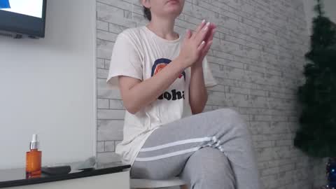 velvetmoon123 online show from November 24, 2025, 8:36 am