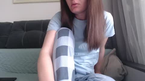 velvetmoon123 online show from April 13, 2026, 6:19 am