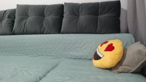 velvetmoon123 online show from April 18, 2026, 6:56 pm