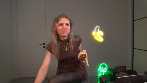 VelvetTGirl online show from March 14, 2026, 2:44 pm