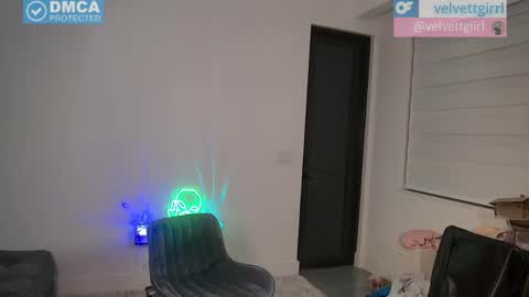 VelvetTGirl online show from May 25, 2026, 4:07 am