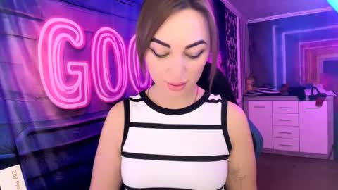 MERYEM online show from February 22, 2026, 1:42 pm