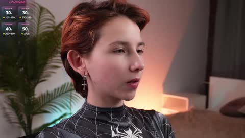 CLEOshort hair  TIna long hair  online show from December 13, 2024, 6:16 pm