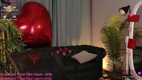 CLEOshort hair  TIna long hair  online show from February 15, 2025, 6:12 pm