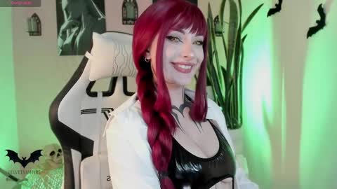 Snapshot of velvetvampire chatting on April 26, 2026, 4:32 am Jess online show from April 26, 2026, 4:32 am