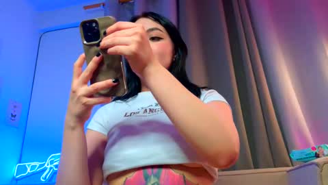 Snapshot of velvetvibes_ chatting on June 2, 2026, 2:35 am velvetvibes_ online show from June 2, 2026, 2:35 am
