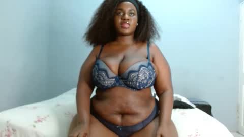 velvetychocolate1 online show from April 17, 2026, 1:41 am