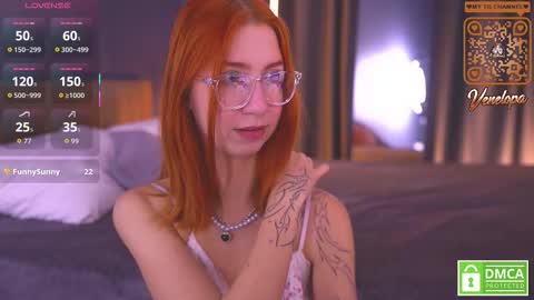 Venelopa online show from December 15, 2025, 2:43 pm