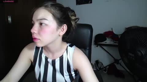 Venelope 3 online show from February 13, 2025, 5:37 am