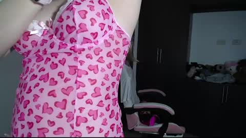Snapshot of venelope1 chatting on May 26, 2026, 1:29 pm Venelope 3 online show from May 26, 2026, 1:29 pm