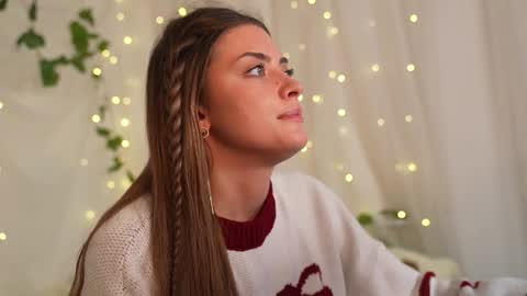 Snapshot of venera_style chatting on December 13, 2024, 1:33 pm VENERA online show from December 13, 2024, 1:33 pm