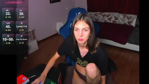 veneradi615 online show from December 14, 2024, 7:14 pm