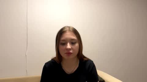 Snapshot of venessapeschel chatting on November 23, 2025, 10:15 am Diva online show from November 23, 2025, 10:15 am