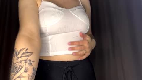 Snapshot of venessapeschel chatting on December 2, 2025, 10:31 am Diva online show from December 2, 2025, 10:31 am