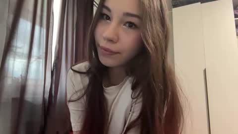 Snapshot of venessasatterwhite chatting on June 27, 2026, 2:34 pm Milla online show from June 27, 2026, 2:34 pm