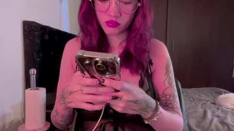 Lanna   online show from October 21, 2025, 11:55 am