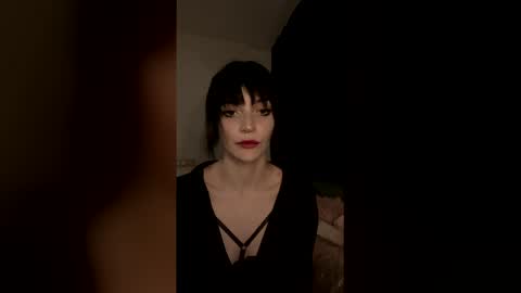Snapshot of venom_goddess chatting on May 15, 2026, 9:33 pm venom_goddess online show from May 15, 2026, 9:33 pm
