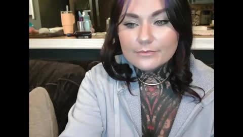 VentressInk online show from October 31, 2025, 6:09 pm