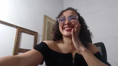 venus_lov online show from November 1, 2025, 11:23 am