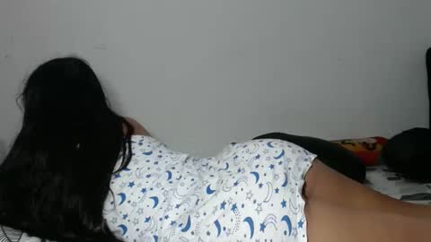 venus_menoza online show from December 18, 2024, 3:55 pm