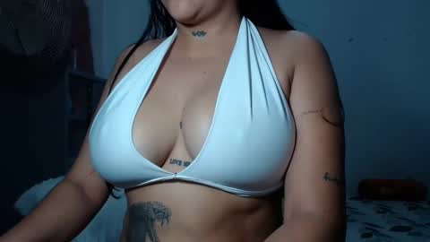 venus_menoza online show from December 29, 2024, 2:42 pm