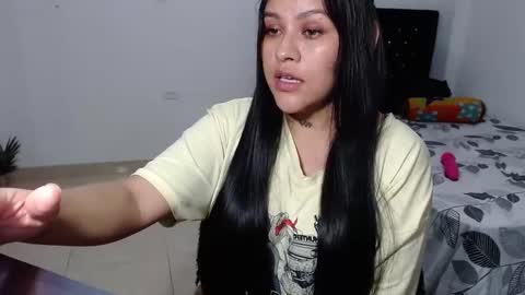 venus_menoza online show from February 22, 2025, 10:42 pm