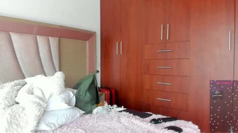 Ali aka venus p online show from December 4, 2024, 7:45 pm