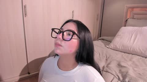 Snapshot of venus_reid chatting on June 5, 2026, 6:52 am venus_reid online show from June 5, 2026, 6:52 am