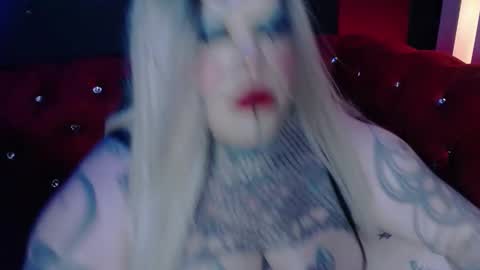 Snapshot of venus_rock chatting on October 17, 2025, 4:59 am Venus Ink online show from October 17, 2025, 4:59 am
