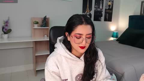 Snapshot of venus_steffen chatting on September 9, 2025, 12:37 pm Mia online show from September 9, 2025, 12:37 pm