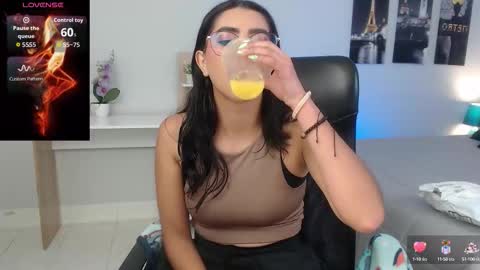 Snapshot of venus_steffen chatting on September 10, 2025, 12:27 pm Mia online show from September 10, 2025, 12:27 pm