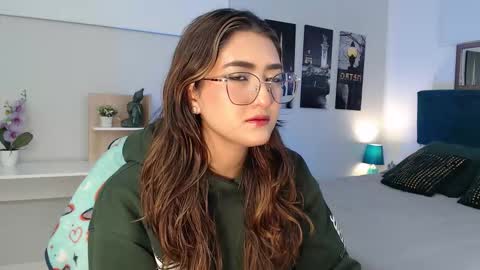 Snapshot of venus_steffen chatting on October 14, 2025, 12:28 pm Mia online show from October 14, 2025, 12:28 pm