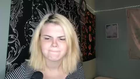 Miss Venus online show from September 9, 2025, 11:15 pm